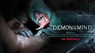 דמון המוח מזדיין בתחת של הסטודנטית וינה ריד אחרי טקס אפל