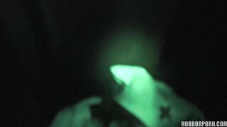 רוחות רפאים מפחידות בבית חולים מקיימות אורגיית סקס פראית עם הבחור האמיץ