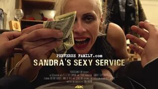 אמא זונה בריטני ברדוט פסה על לקוח וזיינה אותו בבית אחותה!