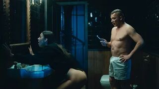 הבעלים קופא ומזיין את הלחי היפה של מילאן