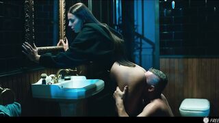 הבעלים קופא ומזיין את הלחי היפה של מילאן