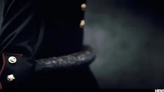 אלי לונה האסירה מדכאת את אווי סוויט בטנטקלים ומציצה קשוחה בכלא